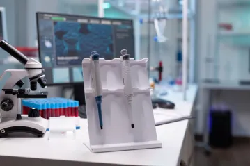 Immunoassay analyzer